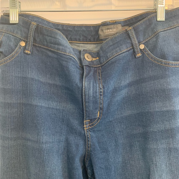 Torrid Straight Leg Medium Wash Denim Jeans - Picture 2 of 5